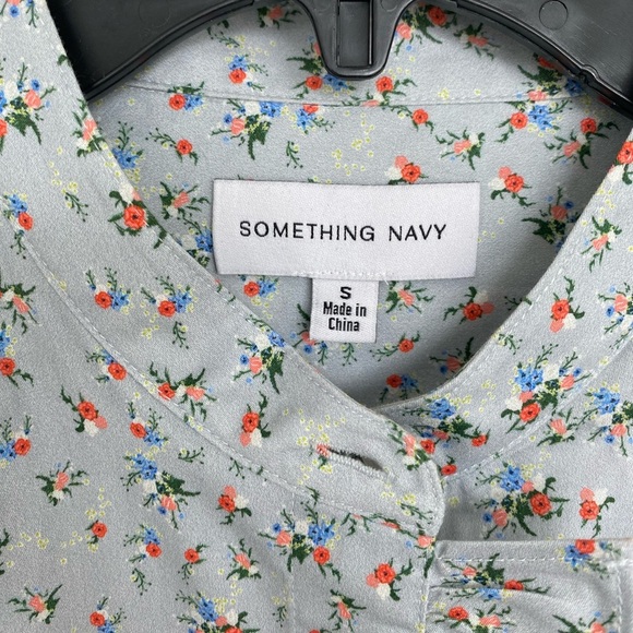 Something Navy floral ruffle blouse - Picture 5 of 7